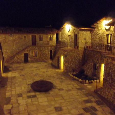 Hotel Il Feudo Dei Pierleoni 첼라노 외부 사진