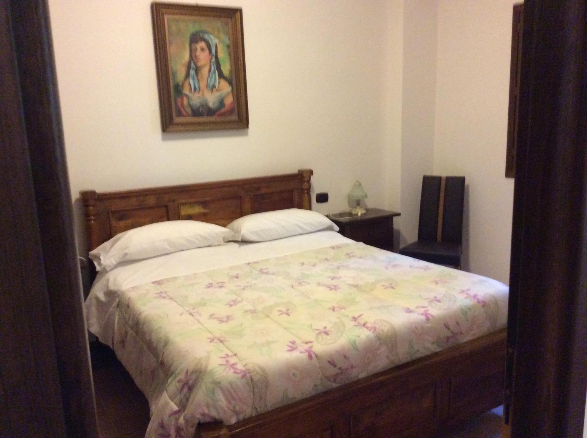 Hotel Il Feudo Dei Pierleoni 첼라노 객실 사진