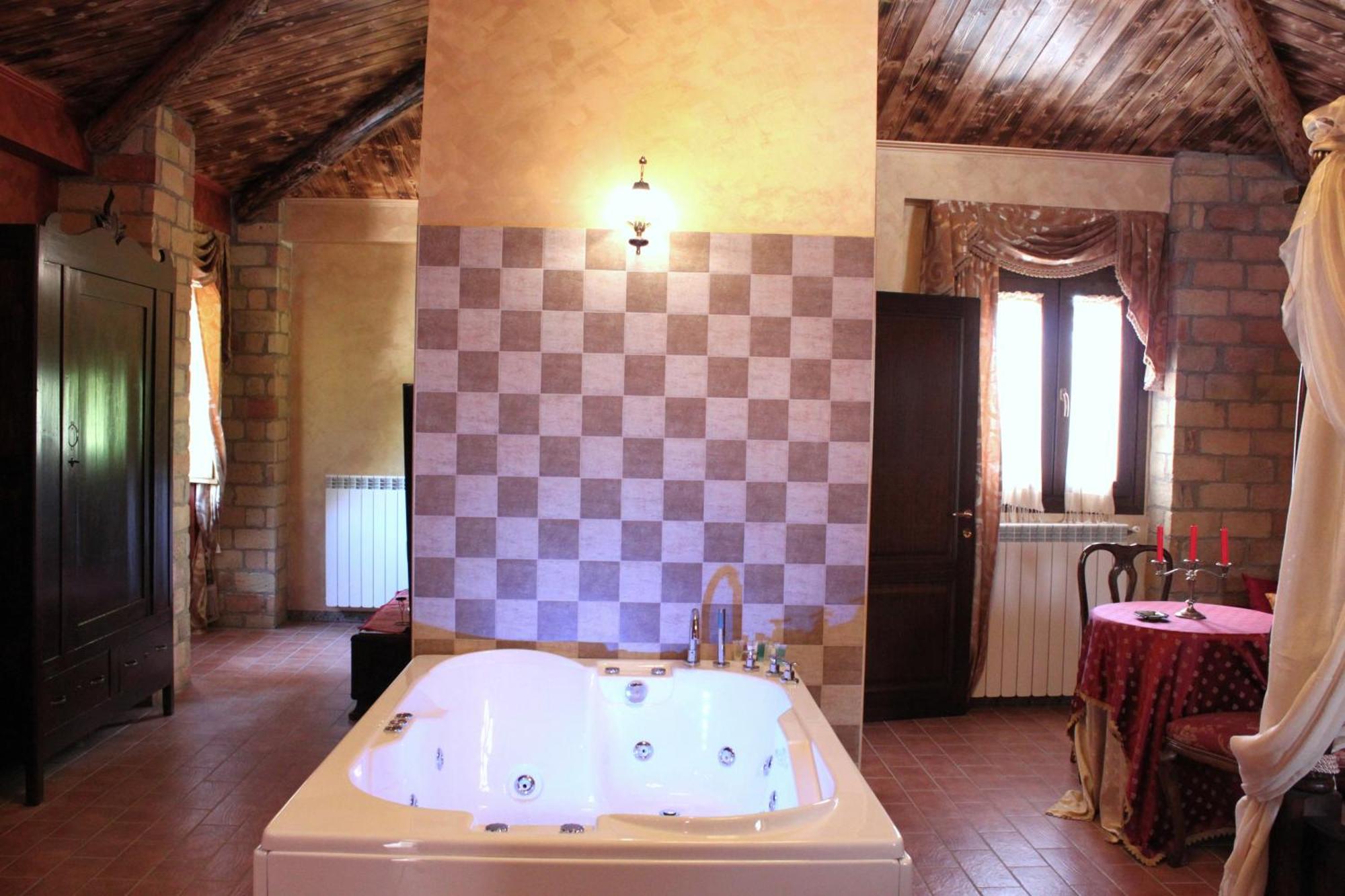 Hotel Il Feudo Dei Pierleoni 첼라노 객실 사진
