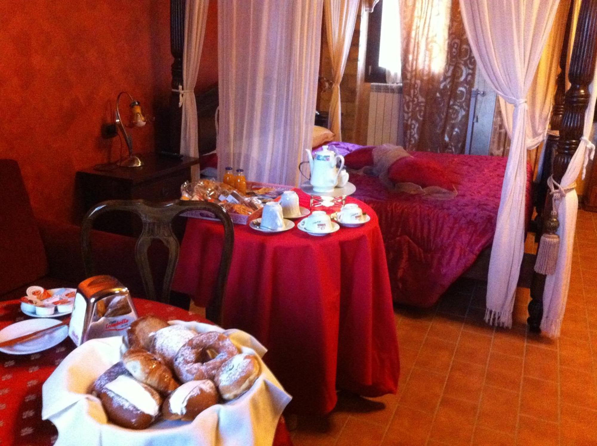Hotel Il Feudo Dei Pierleoni 첼라노 객실 사진