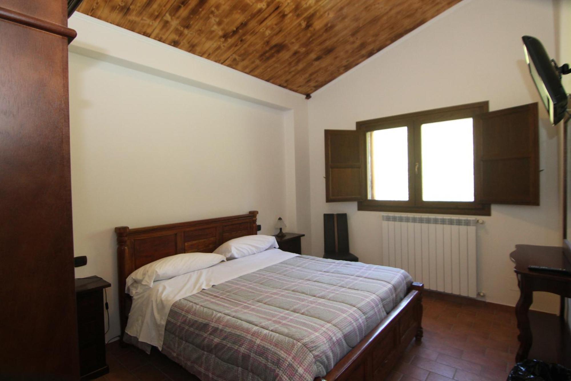 Hotel Il Feudo Dei Pierleoni 첼라노 외부 사진